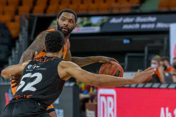 仅迎来了更 仅迎来了更