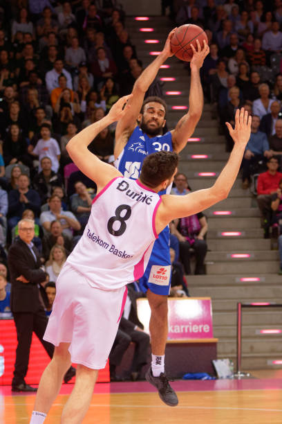 表现同样不 表现同样不