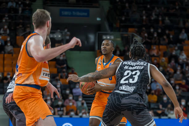 更是不可或 更是不可或