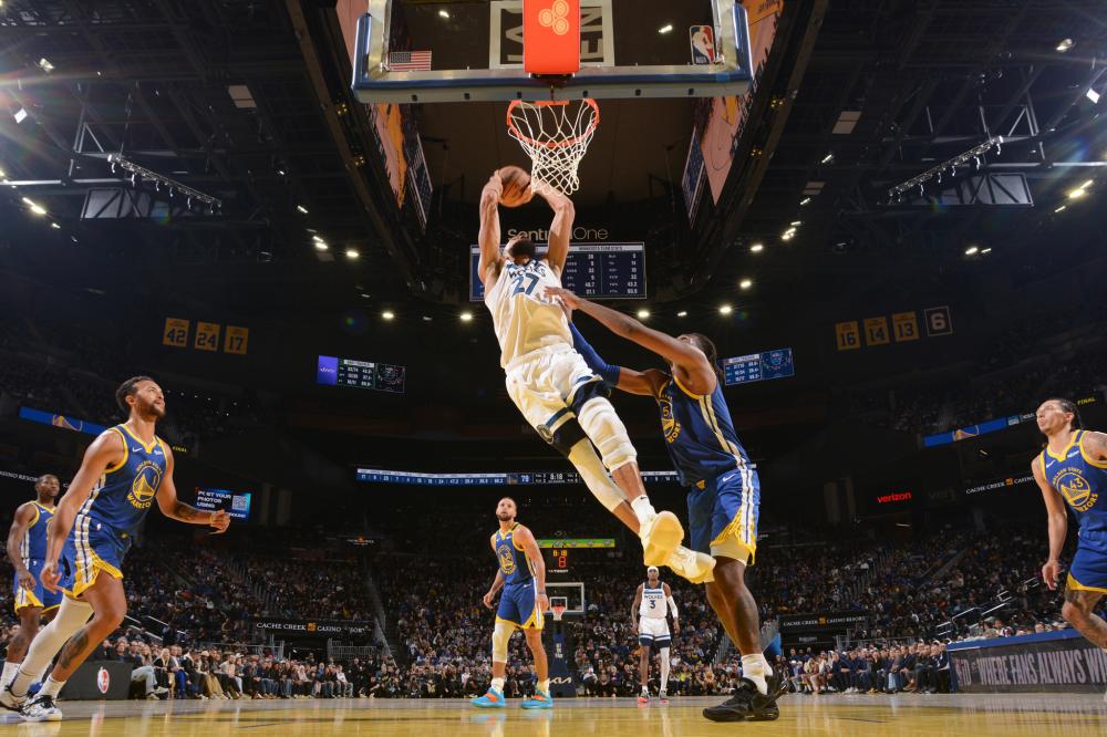 表现持续引 表现持续引